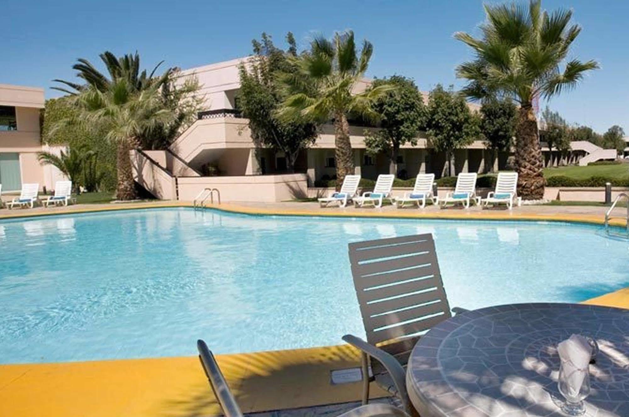 Fiesta Inn San Luis Potosi Glorieta Juarez Екстериор снимка